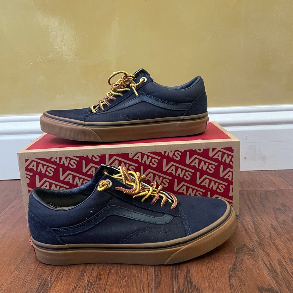 Vans - Picture 10 of 10